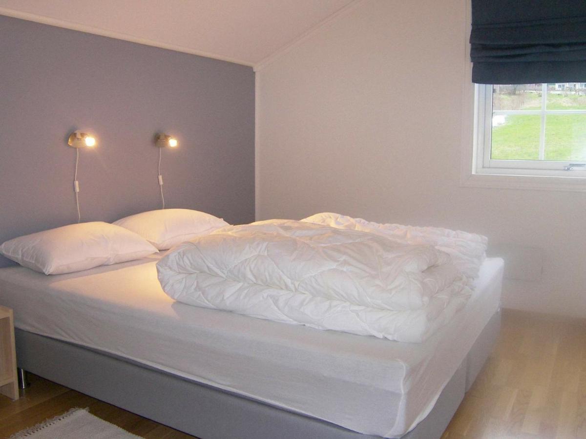 Two-Bedroom Holiday Home In Leikanger Лейкангер Екстериор снимка